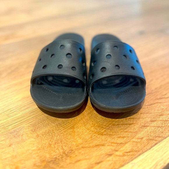 Youth Black Croc Slides size 4Y - Picture 3 of 3